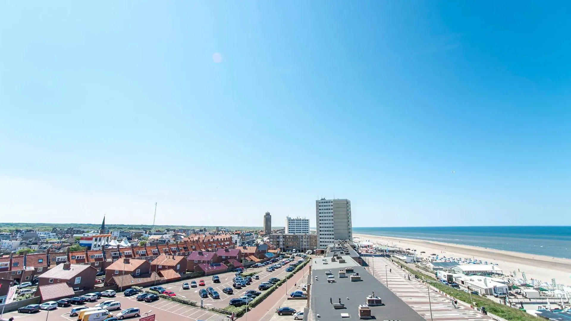 Apartment La Casa De Verano 1 With Private Parking Zandvoort