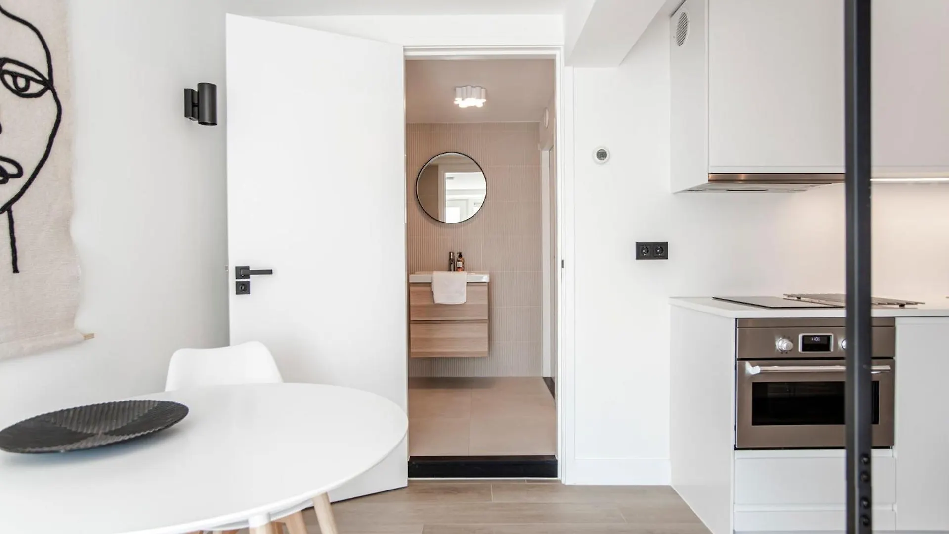 Apartment La Casa De Verano 1 With Private Parking Zandvoort
